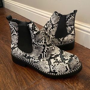 NEVER WORN Snake Print Booties